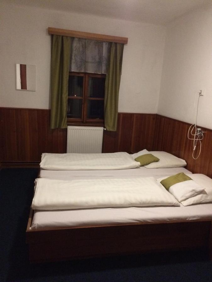 Chata Cert Josefŭv Dŭl Esterno foto