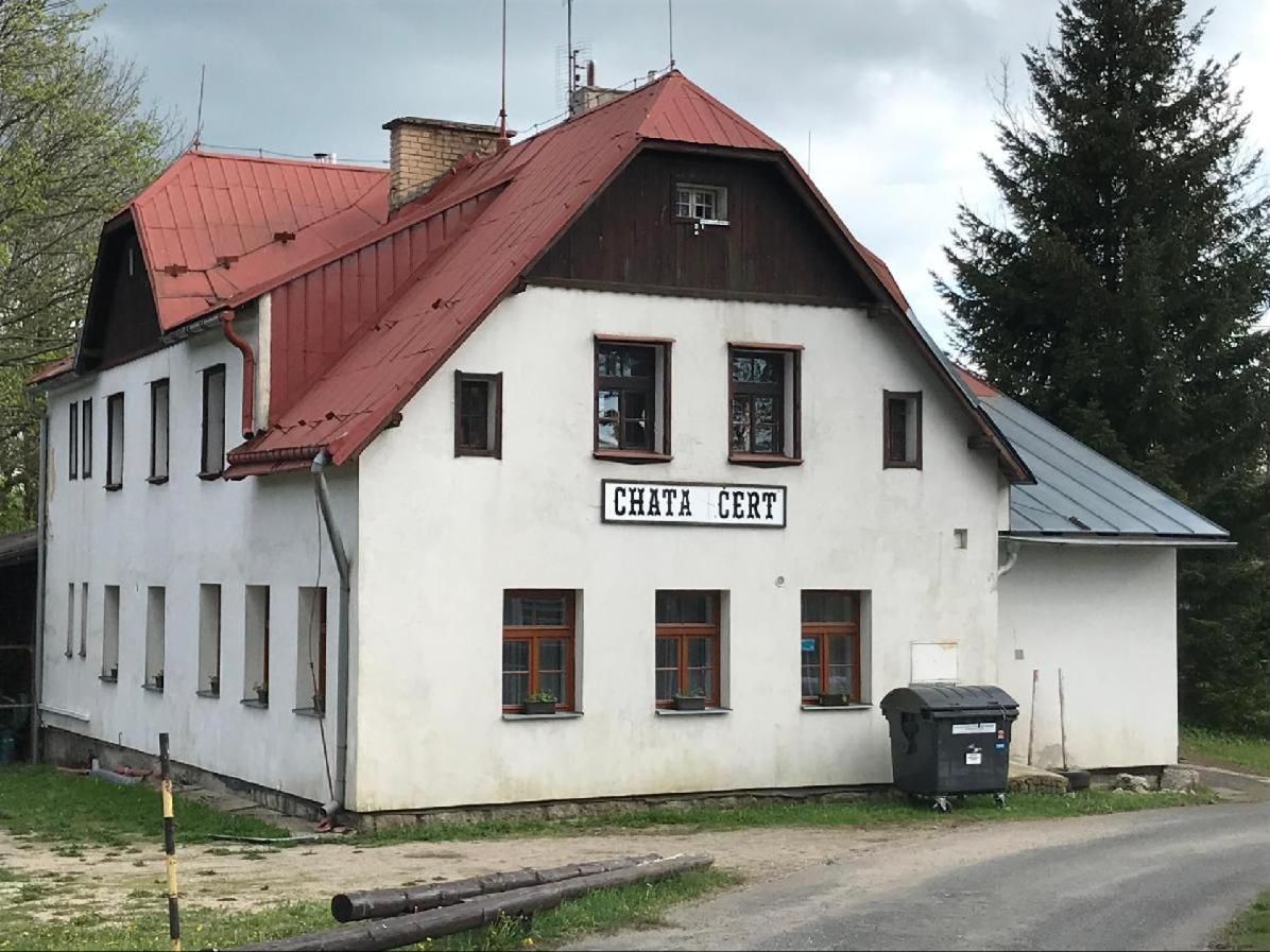 Chata Cert Josefŭv Dŭl Esterno foto