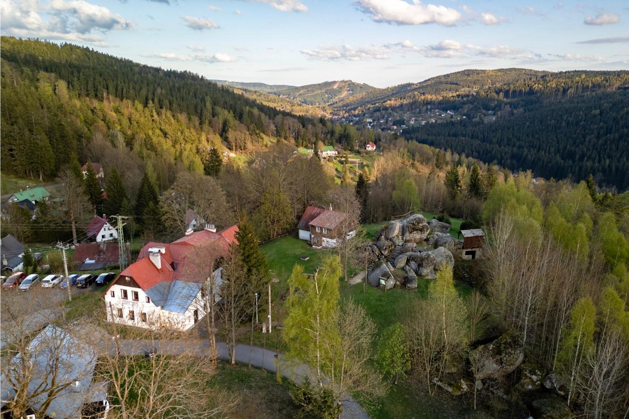 Chata Cert Josefŭv Dŭl Esterno foto